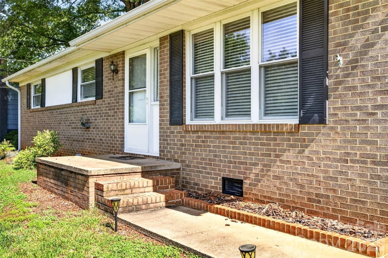 1771 24th Avenue Ct, Hickory, NC 28601