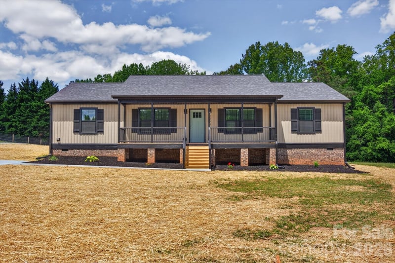 2979 Durant Dr, Winston Salem, NC 27107