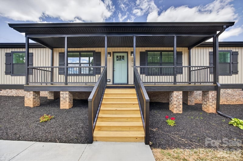 2979 Durant Dr, Winston Salem, NC 27107