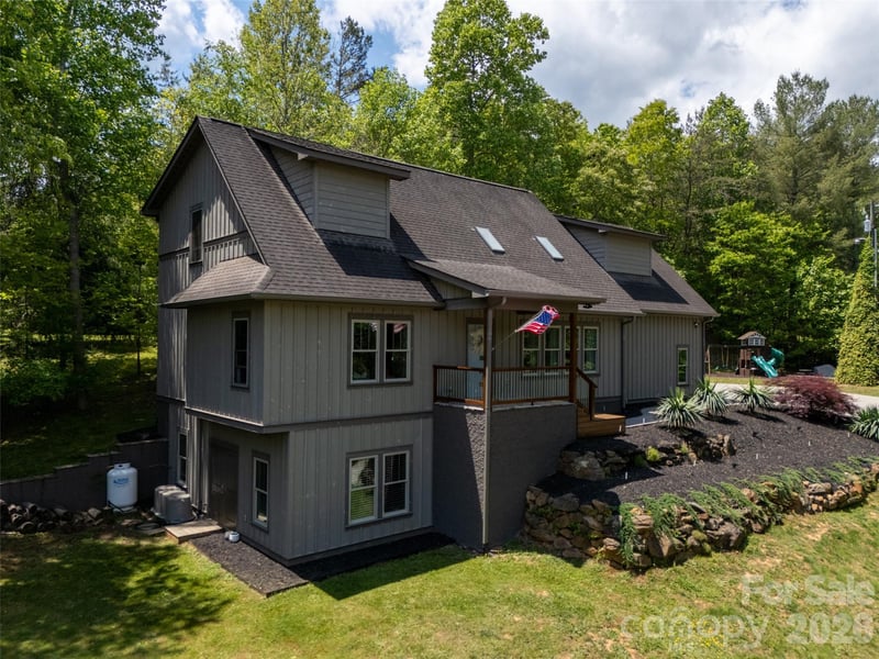 44 Sluder Branch Rd, Leicester, NC 28748