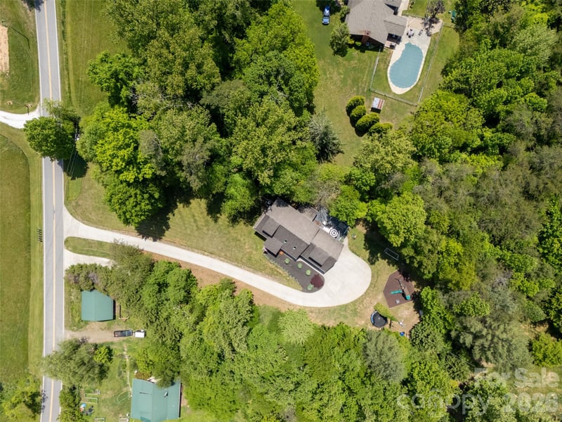 44 Sluder Branch Rd, Leicester, NC 28748