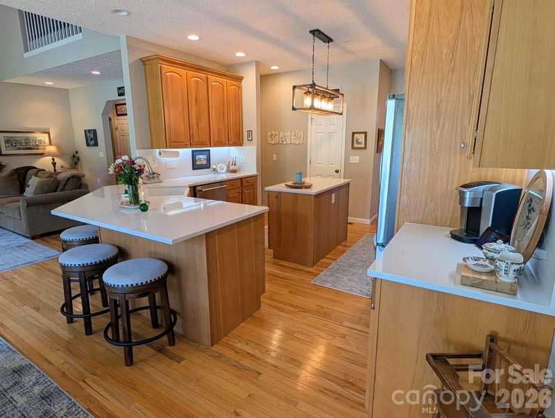 96 Buckeye Branch Dr, Clyde, NC 28721