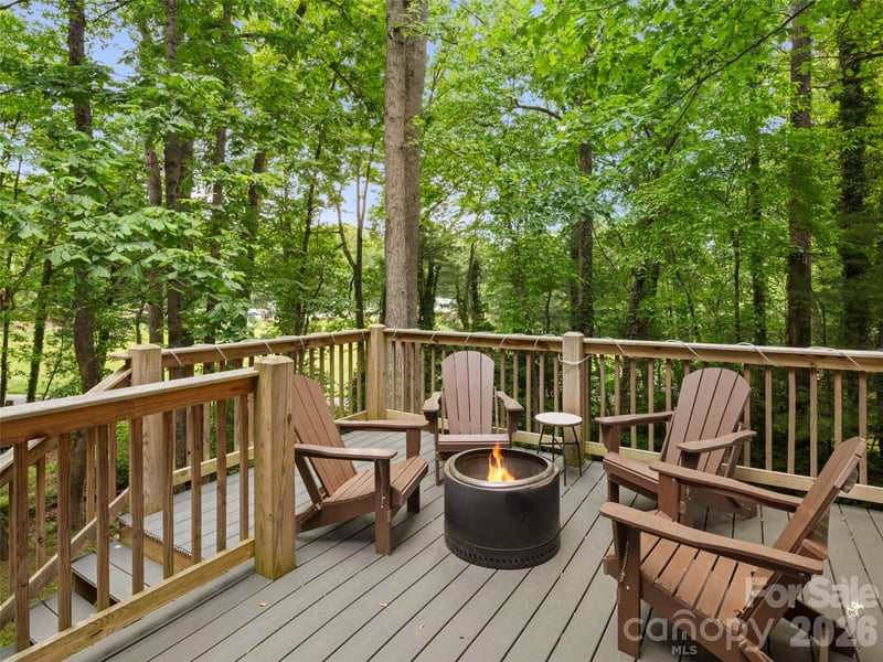 1130 New Castle Ct, Asheville, NC 28803