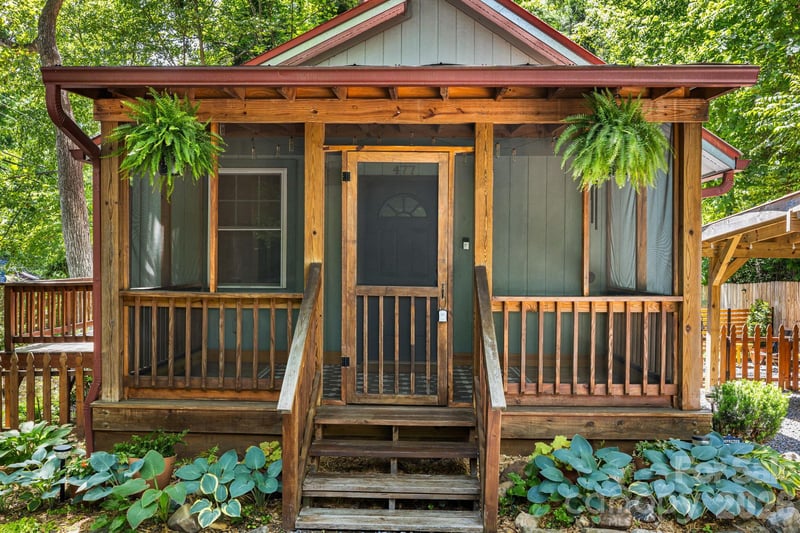 477 Governors View Rd, Asheville, NC 28805