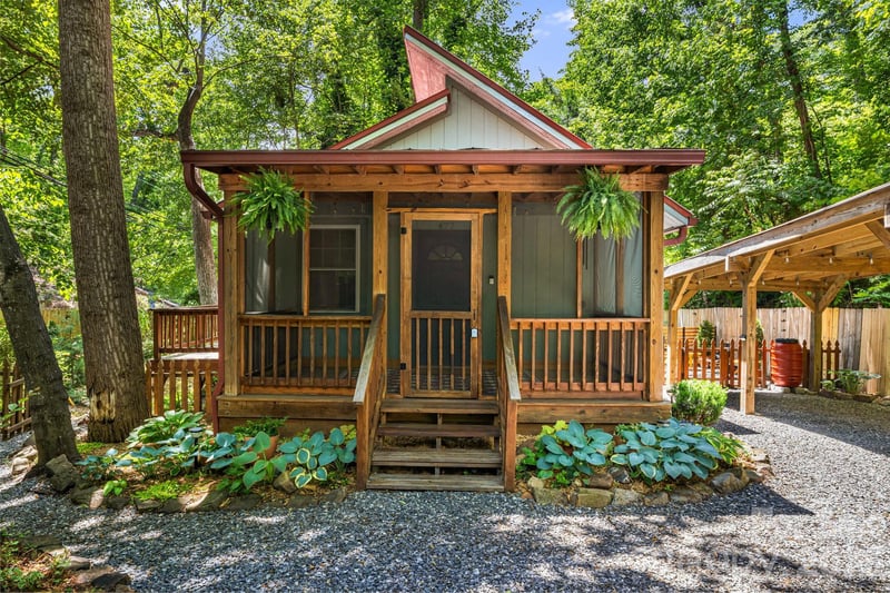 477 Governors View Rd, Asheville, NC 28805