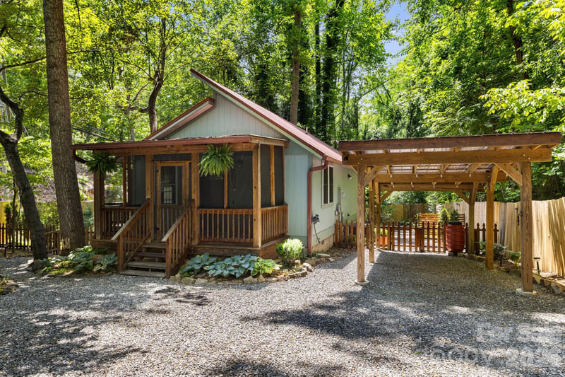 477 Governors View Rd, Asheville, NC 28805