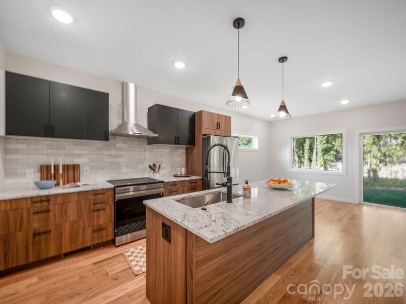 14 Da Vinci Ct, Asheville, NC 28806