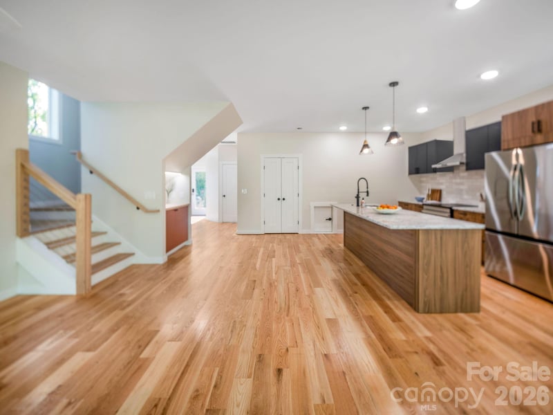 14 Da Vinci Ct, Asheville, NC 28806