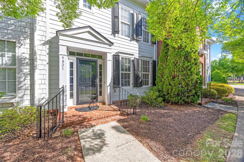 9821 Longstone Ln, Charlotte, NC 28277