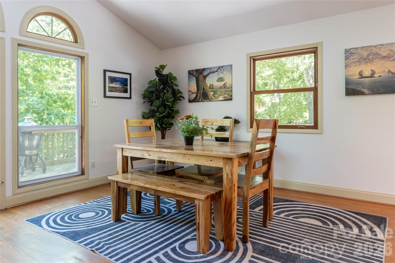 26 Utopia Rd, Asheville, NC 28805