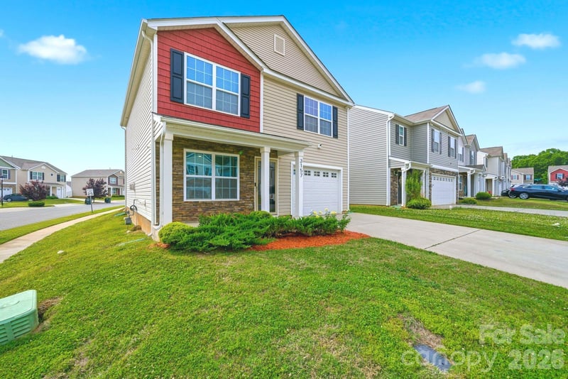 3157 Green Apple Dr, Dallas, NC 28034
