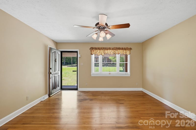 624 Patricia Ave, Harrisburg, NC 28075