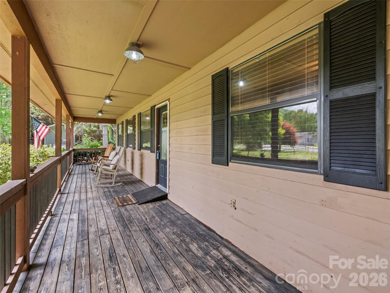 165 Clearwater Dr, Waynesville, NC 28785
