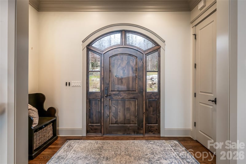 2 Cherokee Orchard Ct, Fairview, NC 28730
