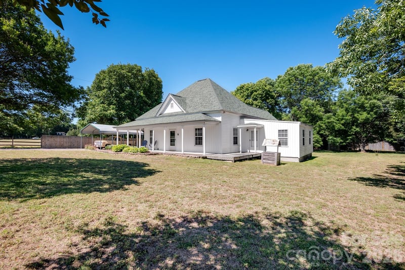 5620 Tuckaseegee Rd, Kannapolis, NC 28081