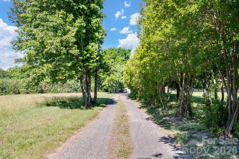 5620 Tuckaseegee Rd, Kannapolis, NC 28081