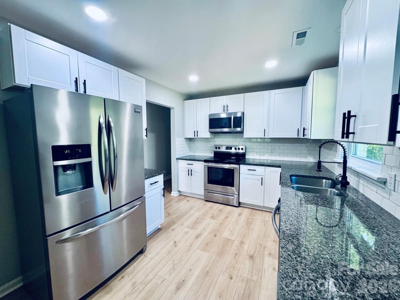 533 Frank Dr, Charlotte, NC 28215