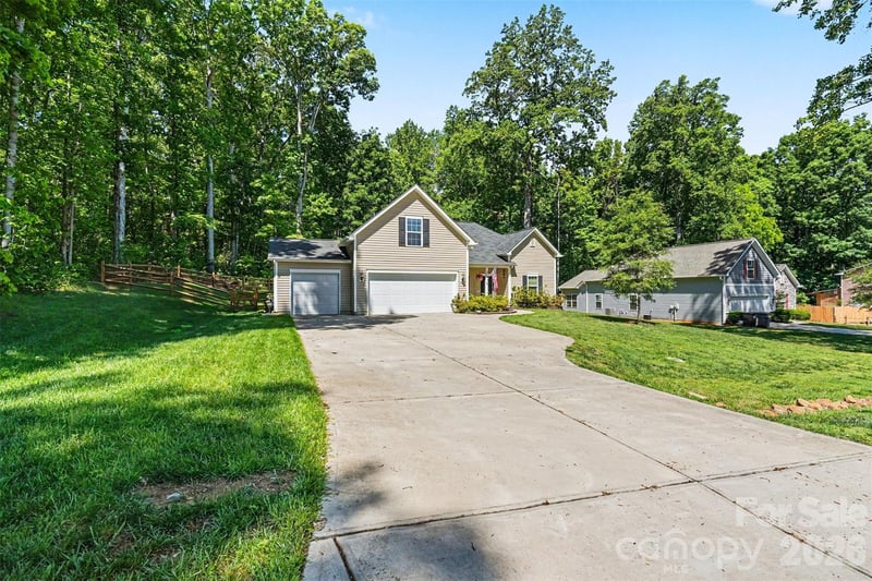 12301 Flatbush Dr, Huntersville, NC 28078