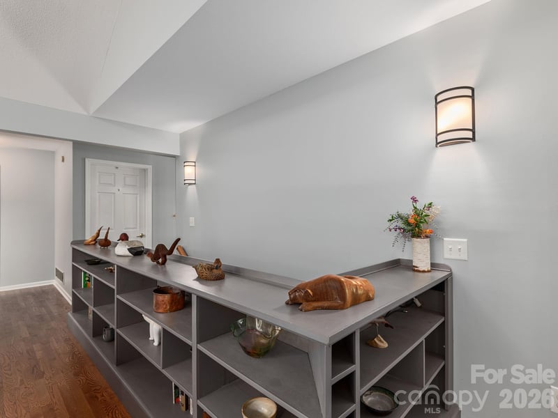 3942 Laurel Park Hw, Laurel Park, NC 28739