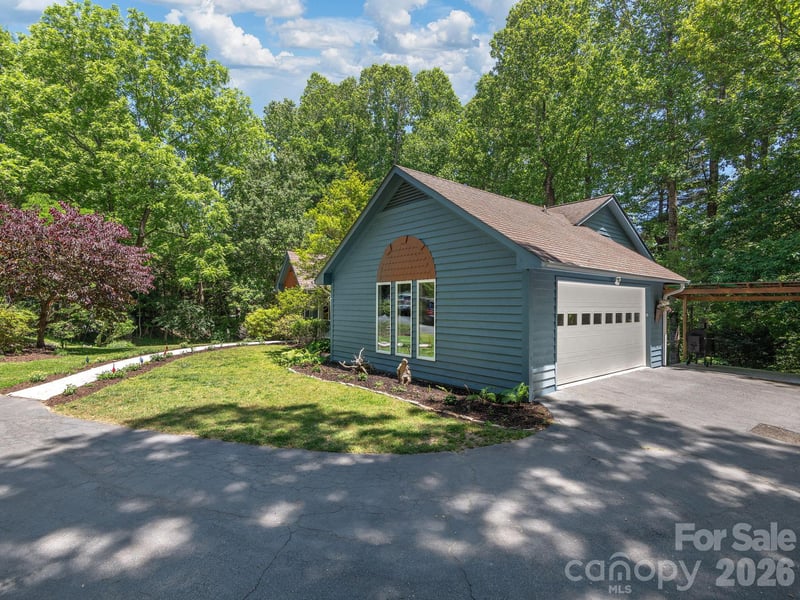 3942 Laurel Park Hw, Laurel Park, NC 28739