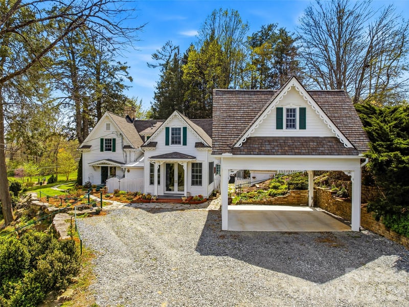 90 Woody Farm Dr, Pisgah Forest, NC 28768