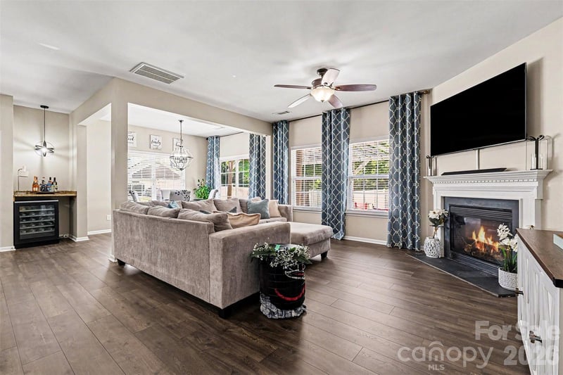 10103 Caldwell Forest Dr, Charlotte, NC 28213
