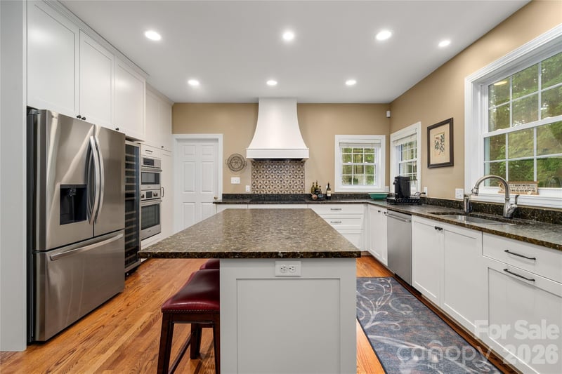 100 Welwyn Ln, Asheville, NC 28805