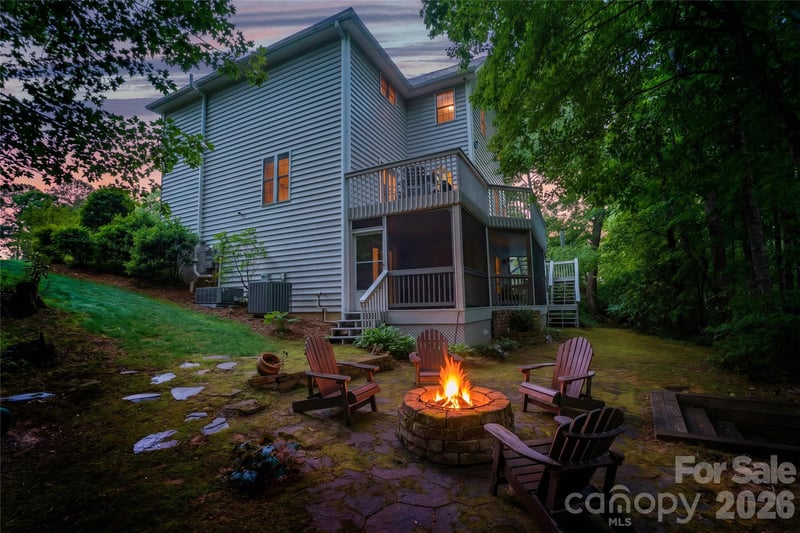 100 Welwyn Ln, Asheville, NC 28805