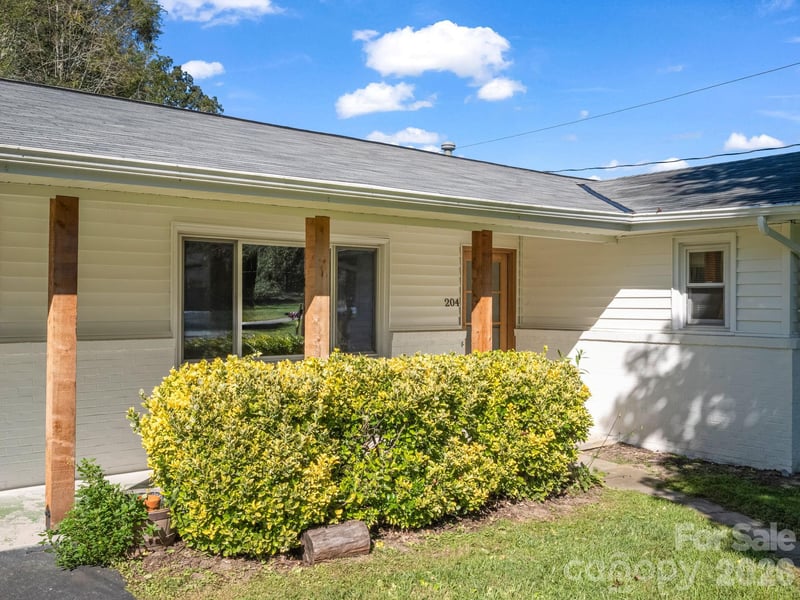 204 Jeff St, Hendersonville, NC 28739