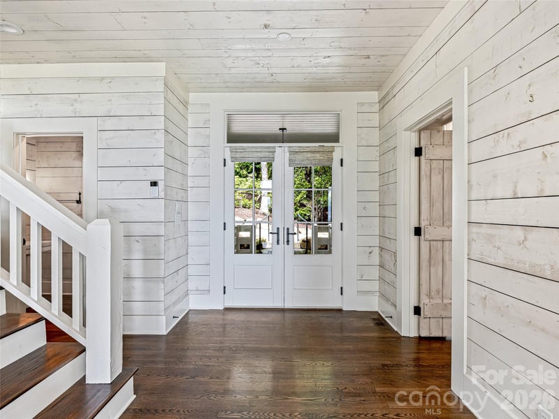 251 Toxaway Ct, Lake Toxaway, NC 28747