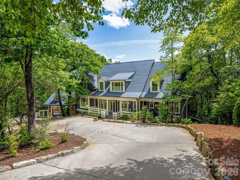 251 Toxaway Ct, Lake Toxaway, NC 28747
