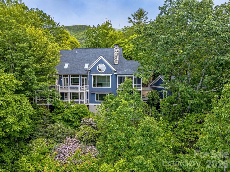 251 Toxaway Ct, Lake Toxaway, NC 28747