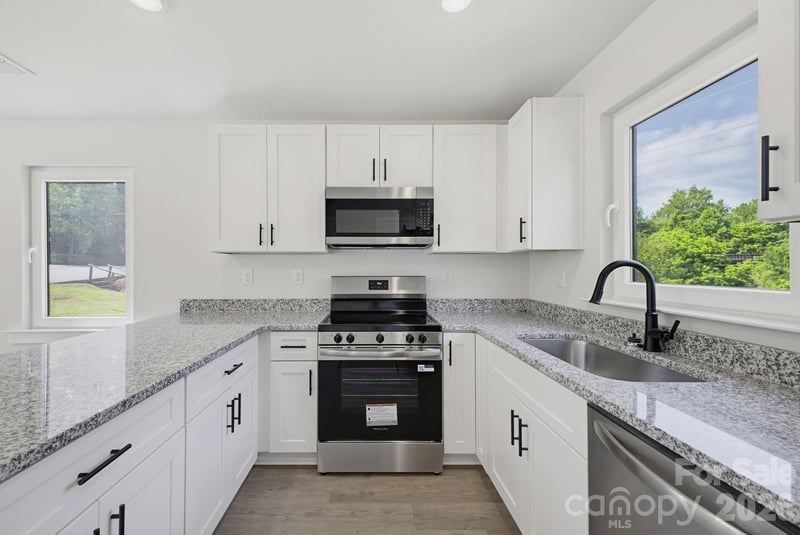 244 Caldwell Ave, Conover, NC 28613