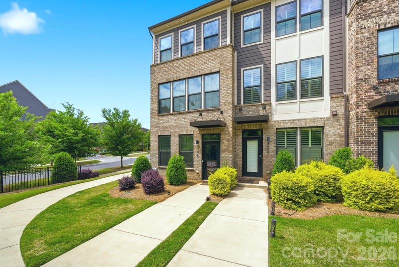 804 Broad River Ln, Charlotte, NC 28211