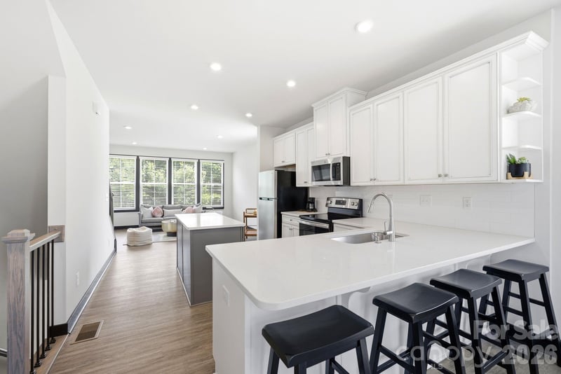 804 Broad River Ln, Charlotte, NC 28211