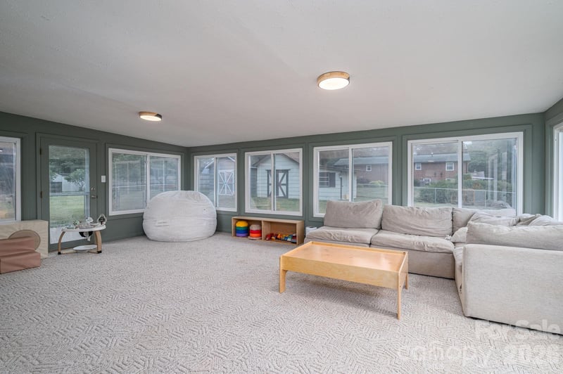 4012 Allison St, Hickory, NC 28601