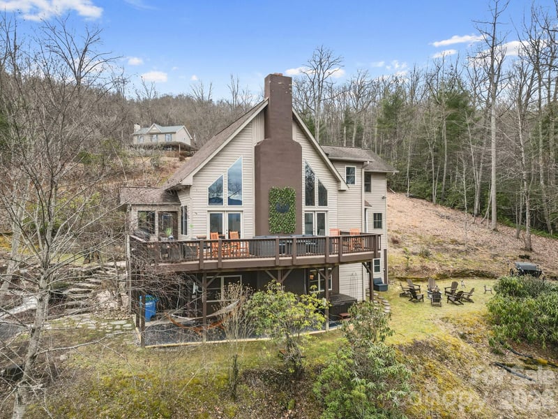 106 Bishop Cove Rd, Fairview, NC 28730