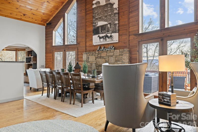 106 Bishop Cove Rd, Fairview, NC 28730