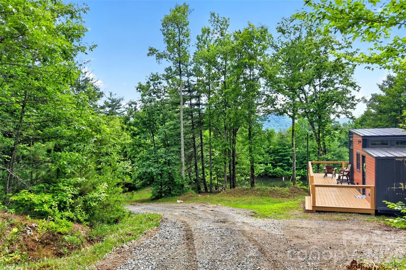 259 East Lester Ln, Hendersonville, NC 28739