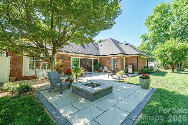 5639 Gristmill Ln, Mint Hill, NC 28227