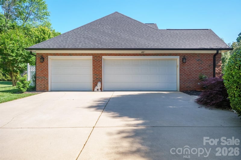 5639 Gristmill Ln, Mint Hill, NC 28227