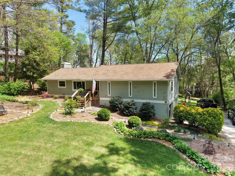 16 Chipping Green Dr, Arden, NC 28704