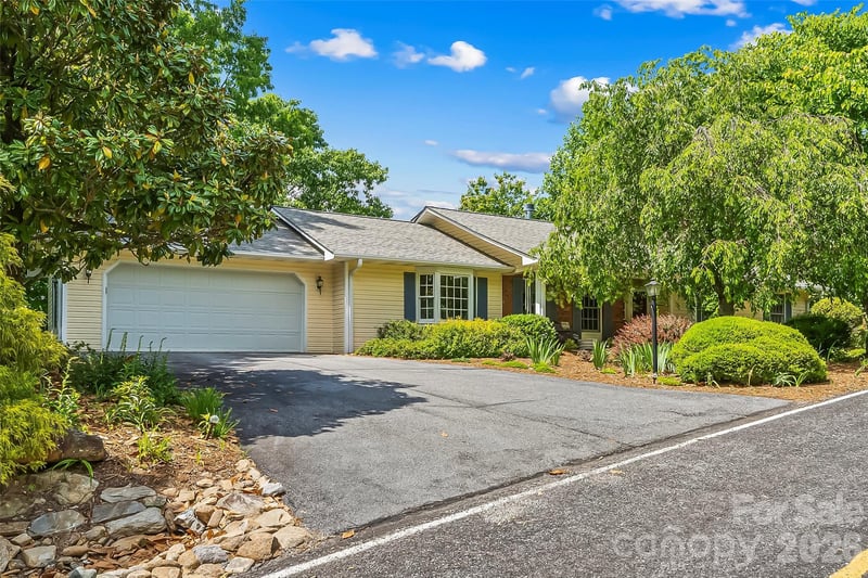120 Eagle Rock Trl, Hendersonville, NC 28739