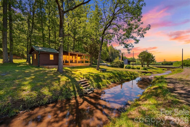 Roby Martin Rd, Lenoir, NC 28645