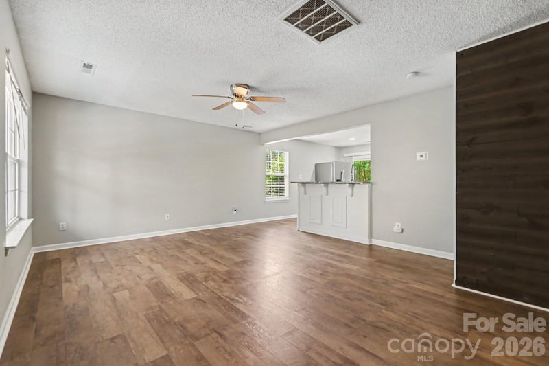 15331 Dehavilland Dr, Charlotte, NC 28278