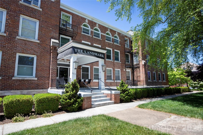 622 Haywood St #102, Waynesville, NC 28786