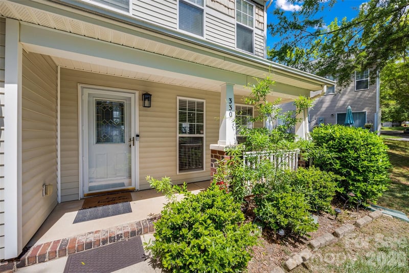 330 Bridal Veil Dr, Charlotte, NC 28217