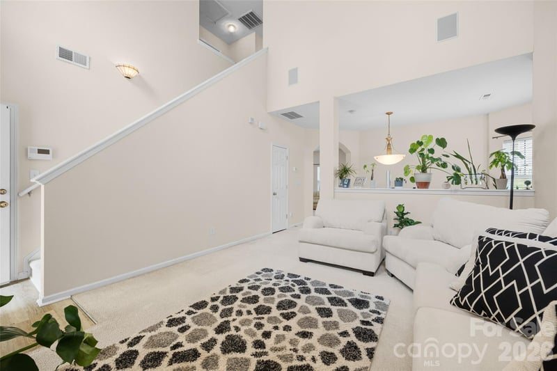 330 Bridal Veil Dr, Charlotte, NC 28217
