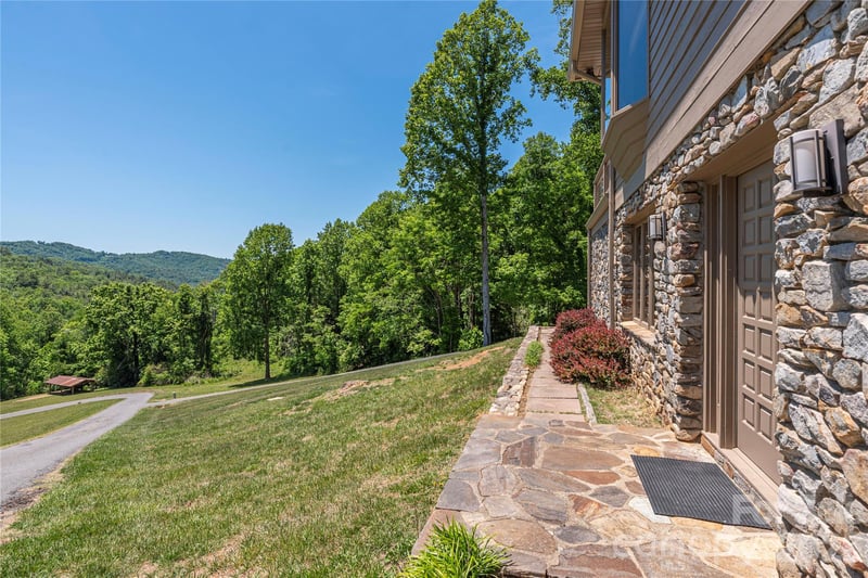 250 Lynn Cove Rd, Asheville, NC 28804