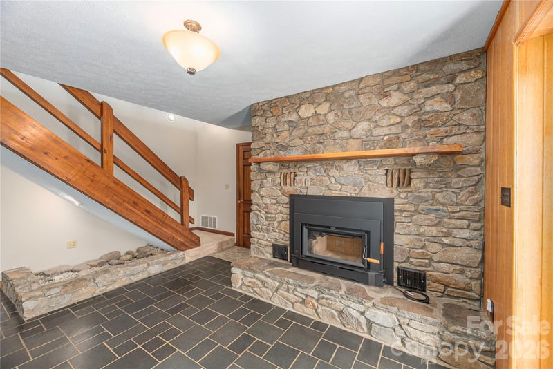 250 Lynn Cove Rd, Asheville, NC 28804
